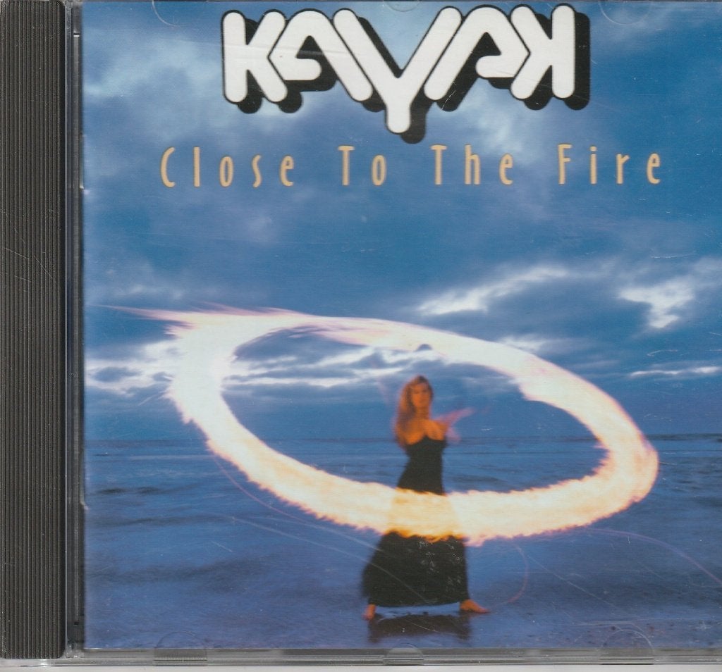 Kayak Close to the Fire, Verzenden, Zo goed als nieuw