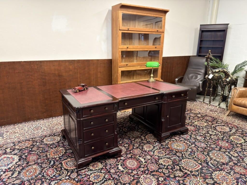 Klassiek Engels Chesterfield Bureau Partnerdesk, Antiek en Kunst, Antiek | Kantoor en Zakelijk, Ophalen