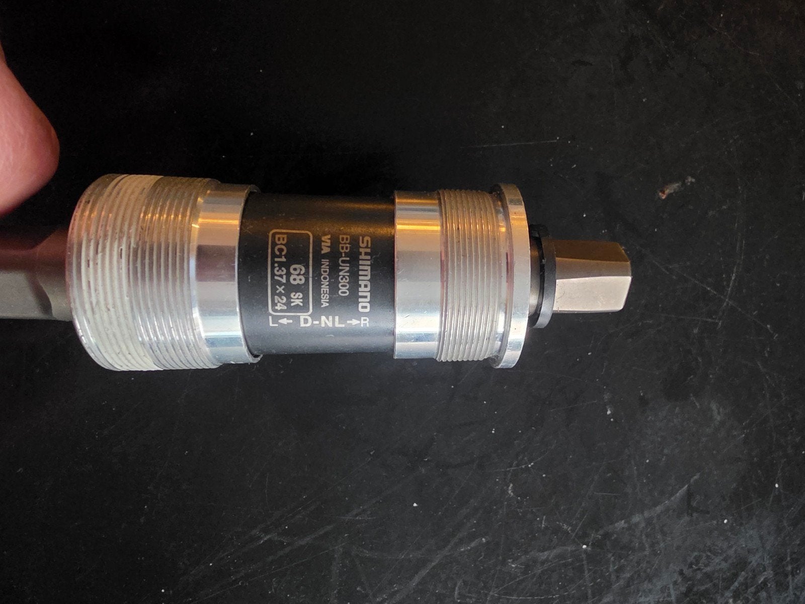 Shimano BB-UN300 Trapas 68 SK BC1.37x24, Fietsen en Brommers, Fietsonderdelen, Crankstel of Pedalen, Ophalen of Verzenden, Nieuw