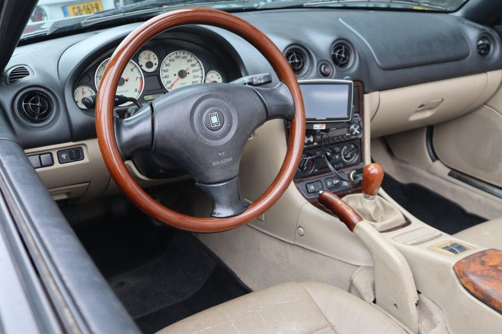 Mazda MX-5 1.6i Touring | Leder | Stoelverwarming | Sport Ui, Achterwielaandrijving, Beige, Cabriolet, Zwart