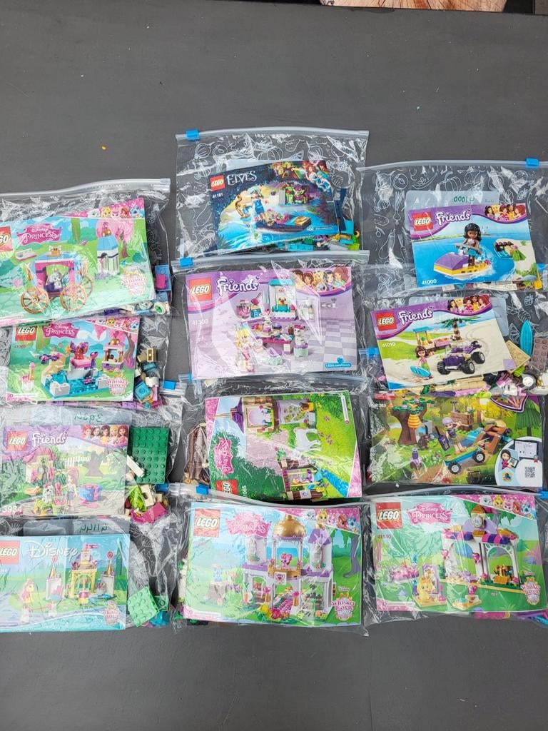 Lego Friends en Disney Princess sets. 5 euro per set., Ophalen of Verzenden, Zo goed als nieuw