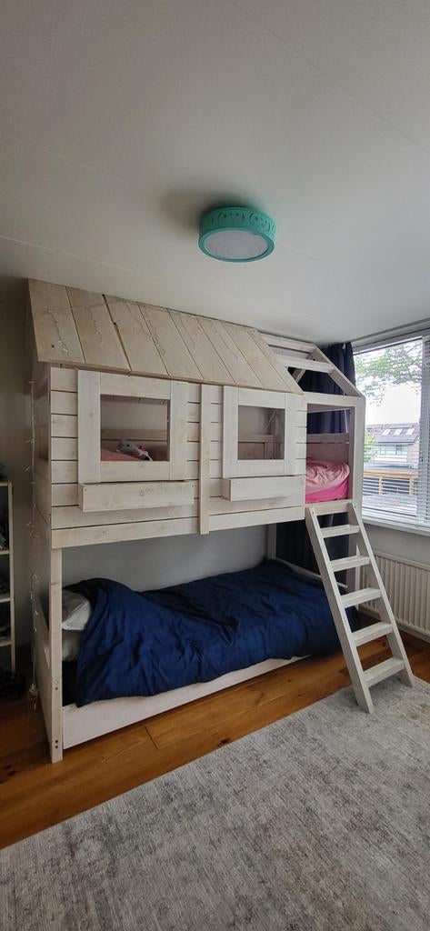 Houten Stapelbed huis met ladder, Kinderen en Baby's, Kinderkamer | Stapelbedden en Hoogslapers, Ophalen of Verzenden, Gebruikt