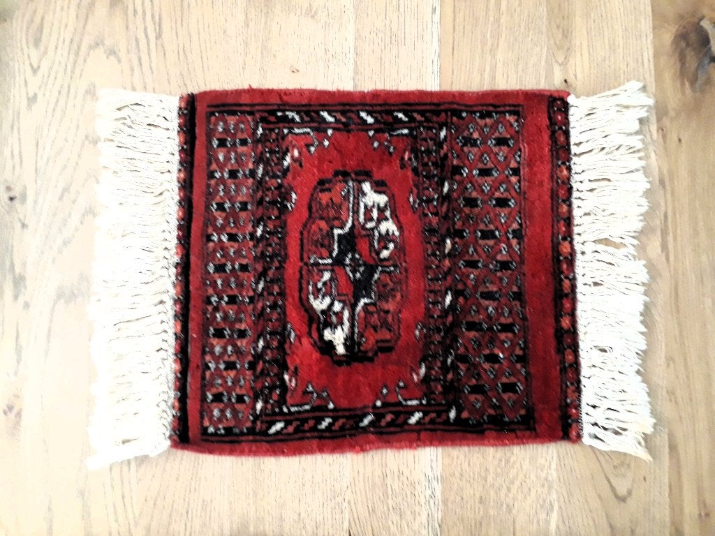Hand gemaakt , Perzisch kleedje 31 x 47,5 cm ,als nieuw !, Huis en Inrichting, Stoffering | Tapijten en Kleden, Minder dan 50 cm