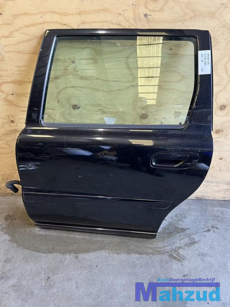 VOLVO V70 Zwart 45246 links achter deur 1999-2007, Auto-onderdelen, Carrosserie en Plaatwerk, Gebruikt, Gunnar Engellaus vag 8
405 31  Gothenburg, SE