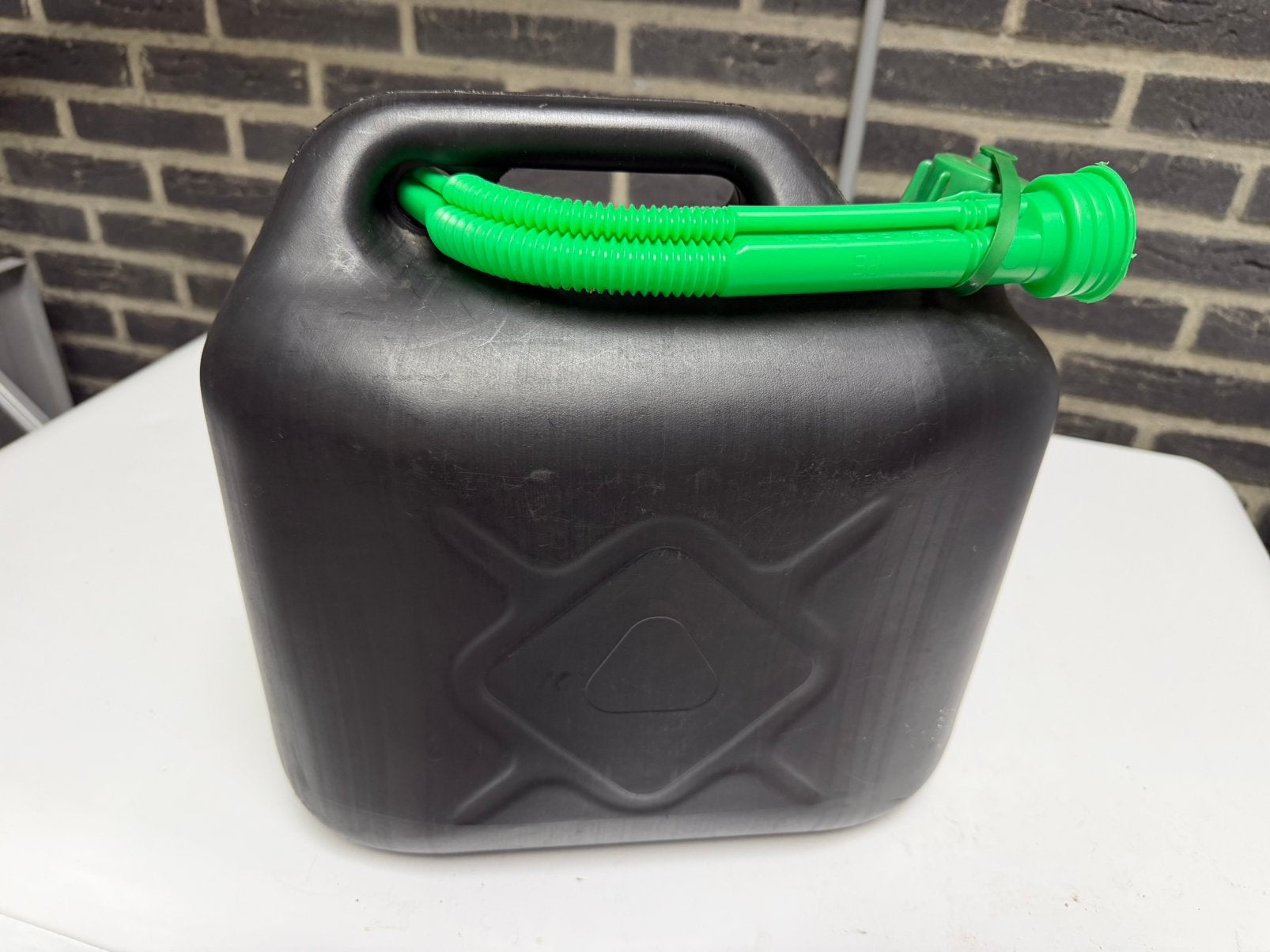 Jerrycans, Ophalen