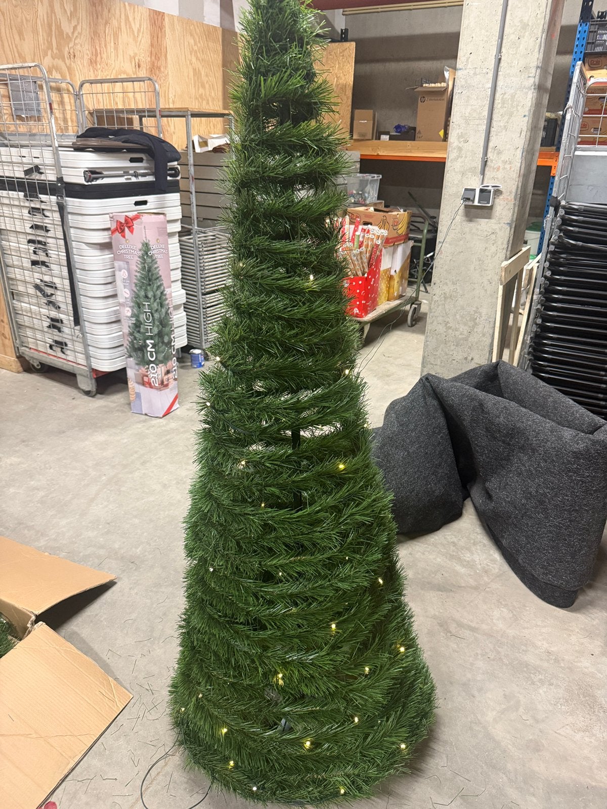 Kunst kerstbomen op standaard met verlichting, Diversen, Kerst, Ophalen of Verzenden, Zo goed als nieuw