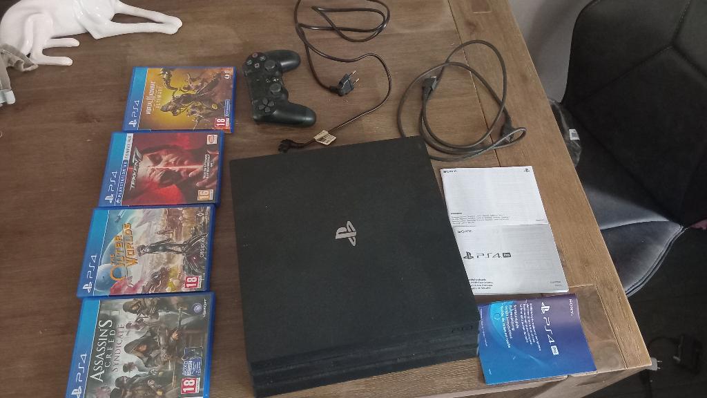 Playstation 4, Spelcomputers en Games, Spelcomputers | Sony PlayStation 4, Ophalen of Verzenden, 1 TB, Met 1 controller, Pro