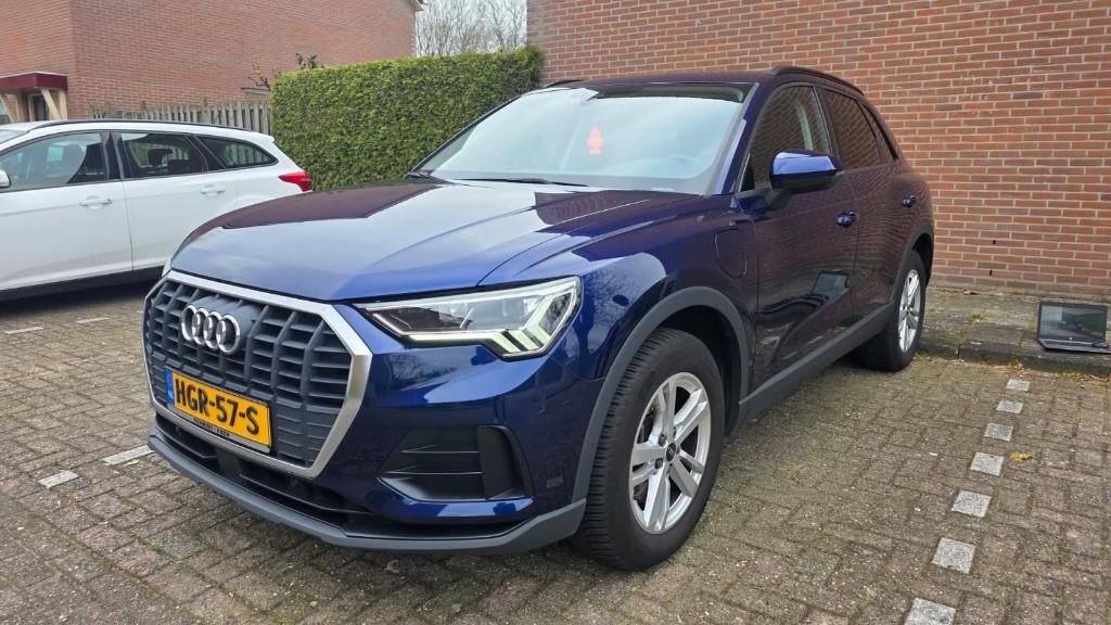 Audi Q3 45 Tfsi e 245pk Phev S Tronic 2022 Blauw, Auto's, Audi, Stof, Blauw, 1395 cc, Grijs
