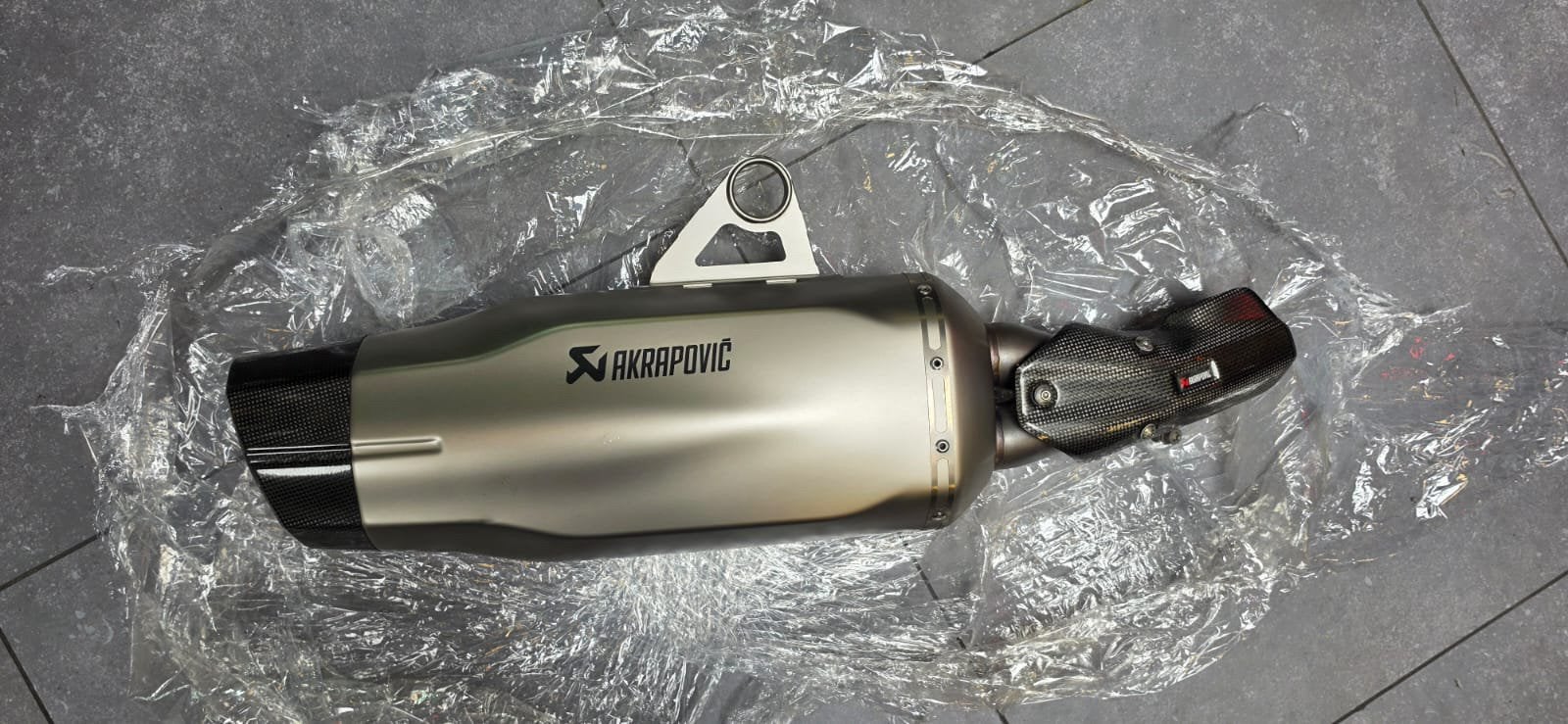 Akrapovic uitlaat r 1250 gs r 1200 gs, Motoren, Ophalen of Verzenden, Gebruikt