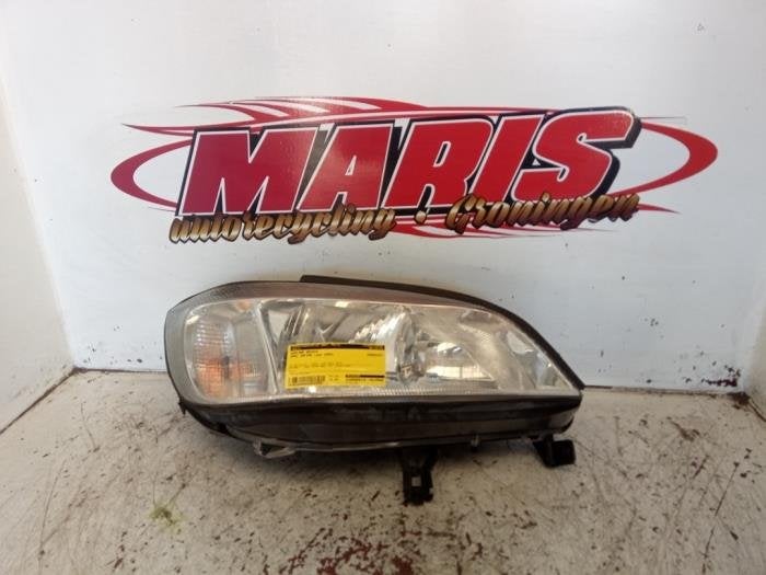Koplamp rechts van een Opel Zafira, Gebruikt, -, -, Opel
