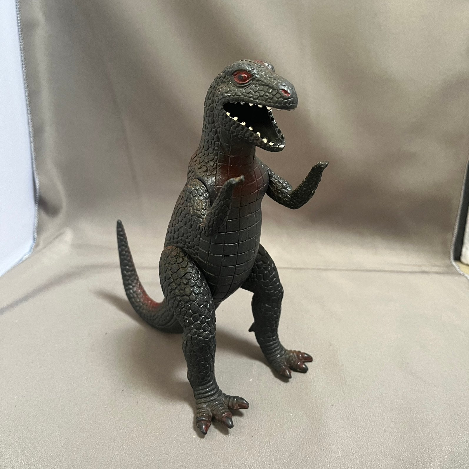 Vintage T-Rex / Godzilla (1987) – U.K.R.D. / Dor Mei – Retro, Ophalen of Verzenden