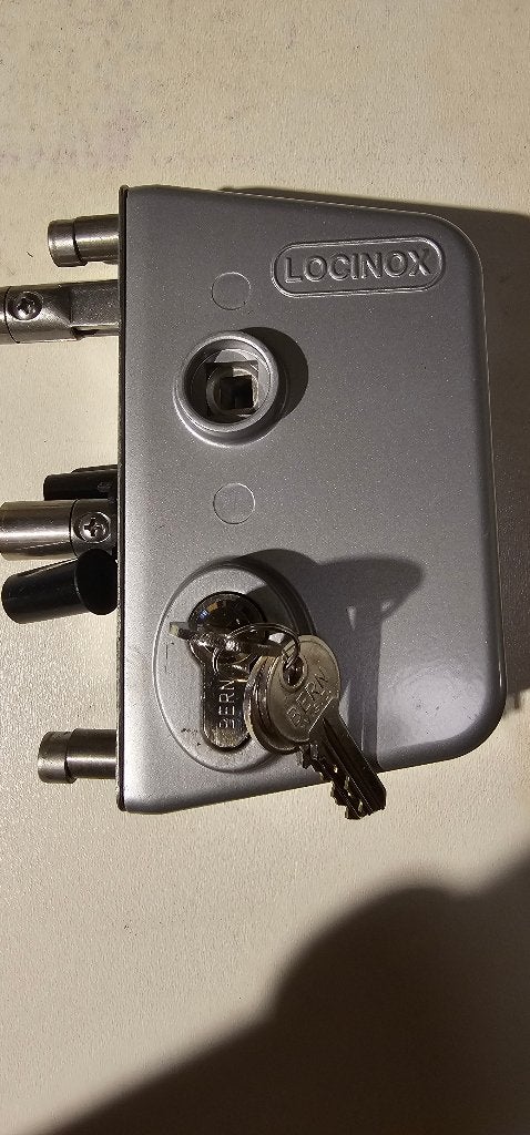 LOCINOX ZWAAR POORTSLOT MET CILINDER 60MM NIEUW MODEL, Ophalen of Verzenden, Nieuw, IJzer, Slot