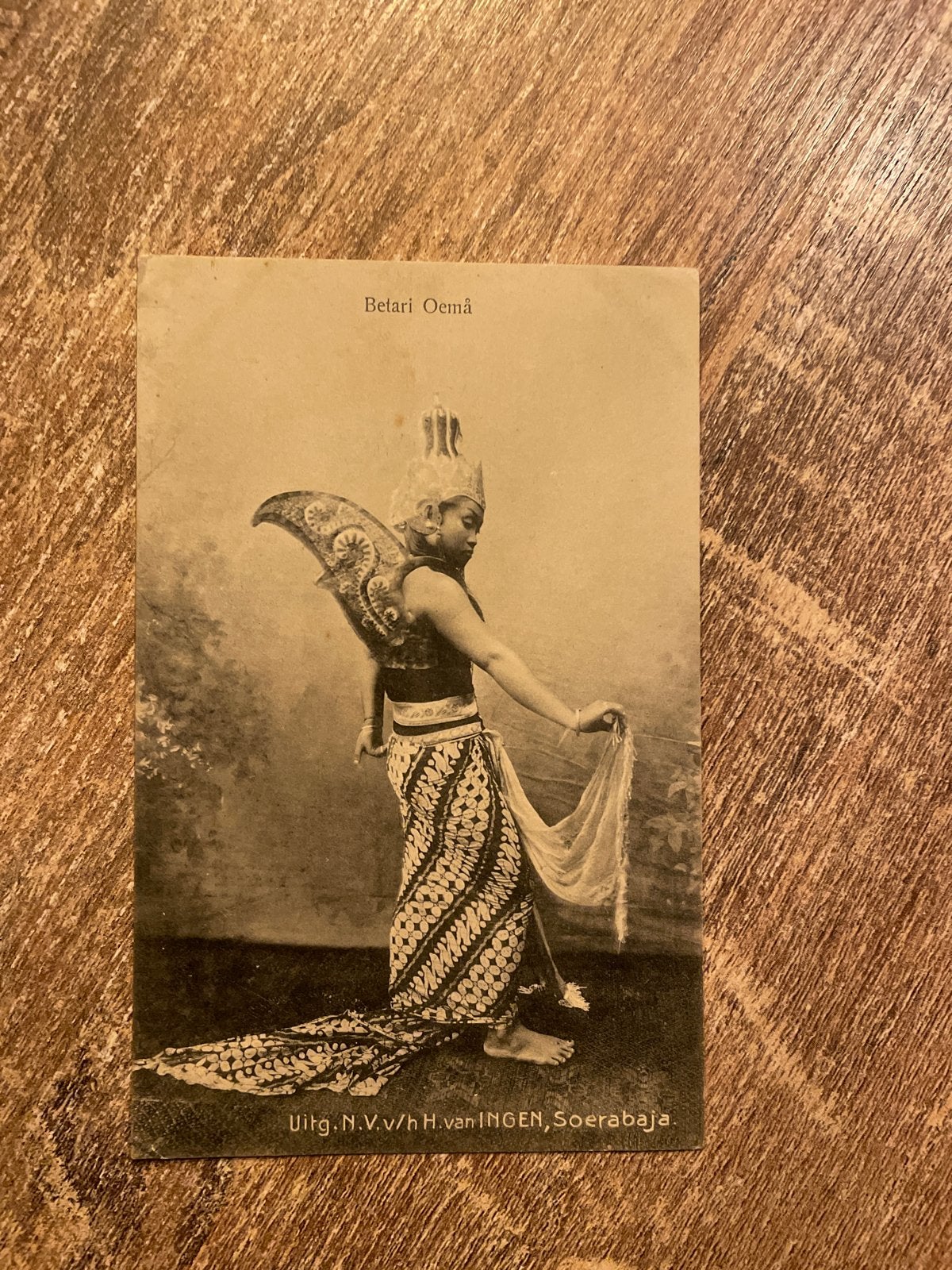 Oude ansichtkaart Betari Oemã, Soerabaja, Nederlands-Indië, Ophalen of Verzenden, Gelopen, Buiten Europa