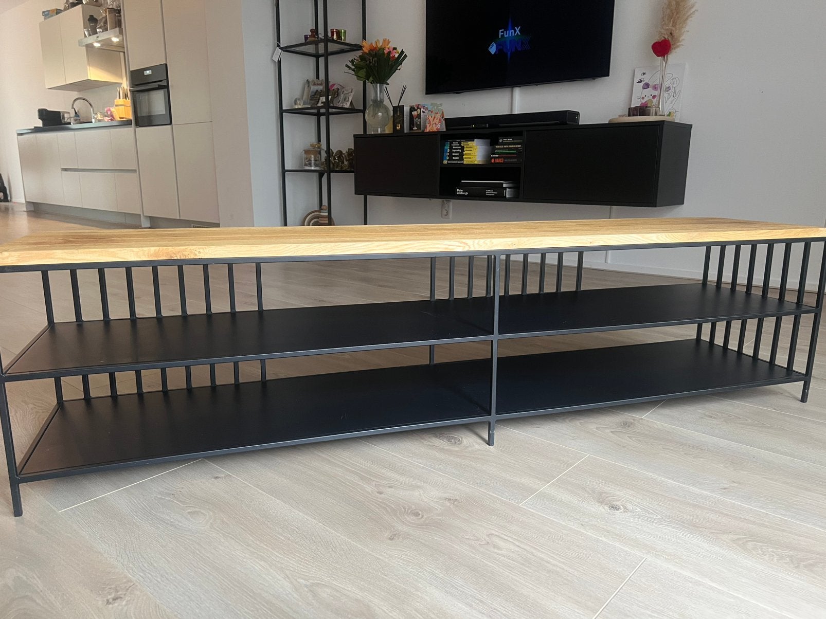 Tv meubel, Ophalen, 150 tot 200 cm, Zo goed als nieuw, Minder dan 100 cm