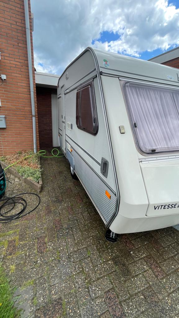 BEYERLAND VITESSE 3.50/2 - Compact en Compleet, Caravans en Kamperen, Caravans, Omvormbare zithoek, Treinzit, Particulier, 4 tot 5 meter