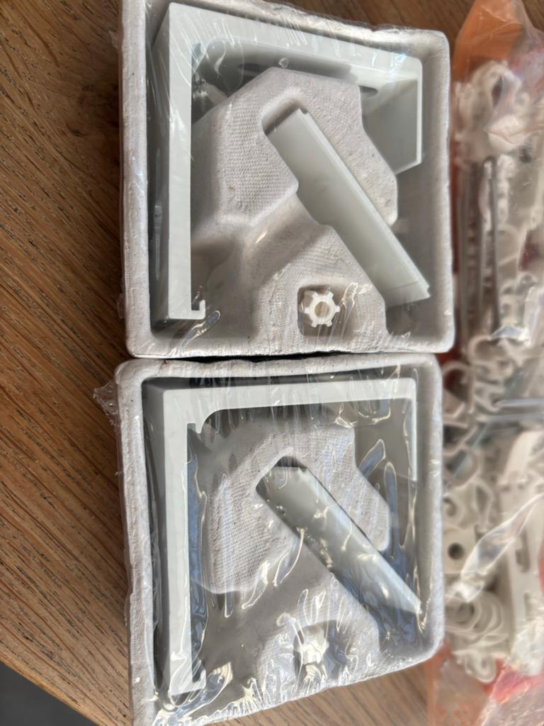 IKEA VIDGA wandbeslag en gordijnaccessoires, Minder dan 50 cm, Wit, Nieuw, Ophalen of Verzenden