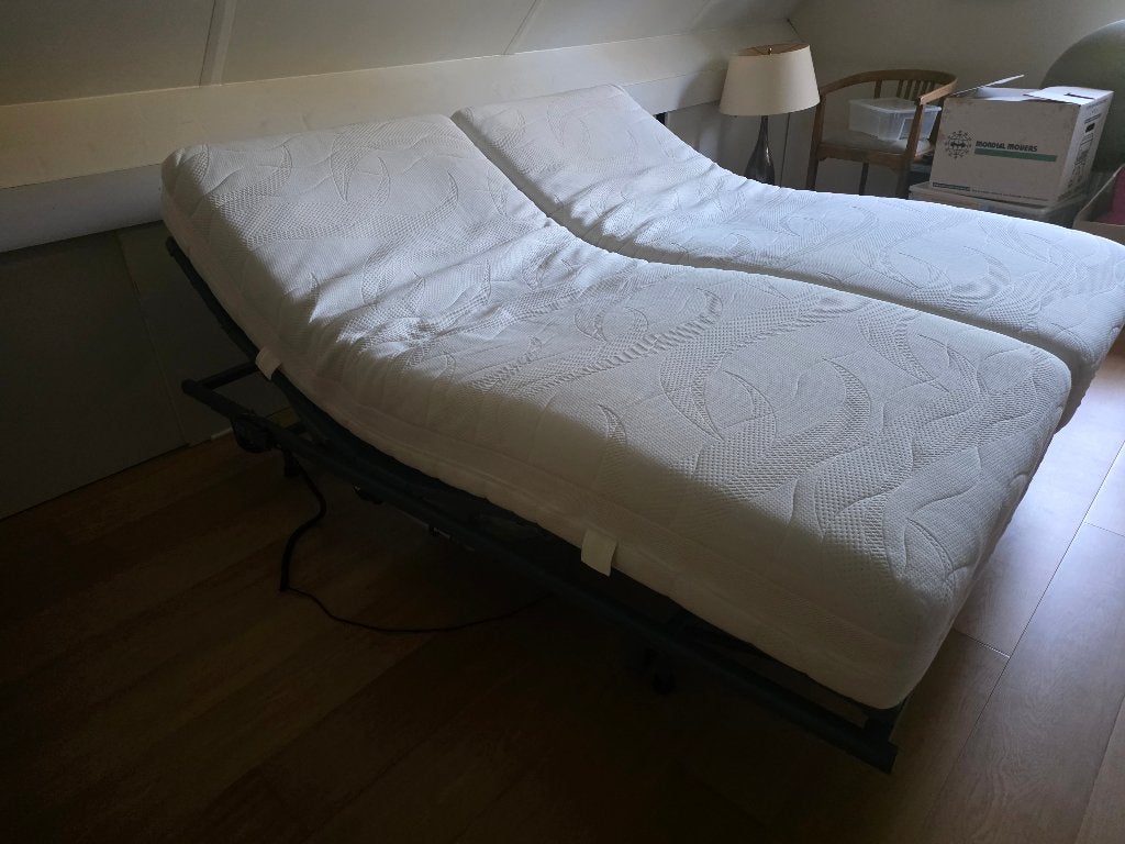 Auping 2 persoons bed elektrisch verstelbare spiraal bodem, Huis en Inrichting, Ophalen, Tweepersoons, 180 cm, 200 cm