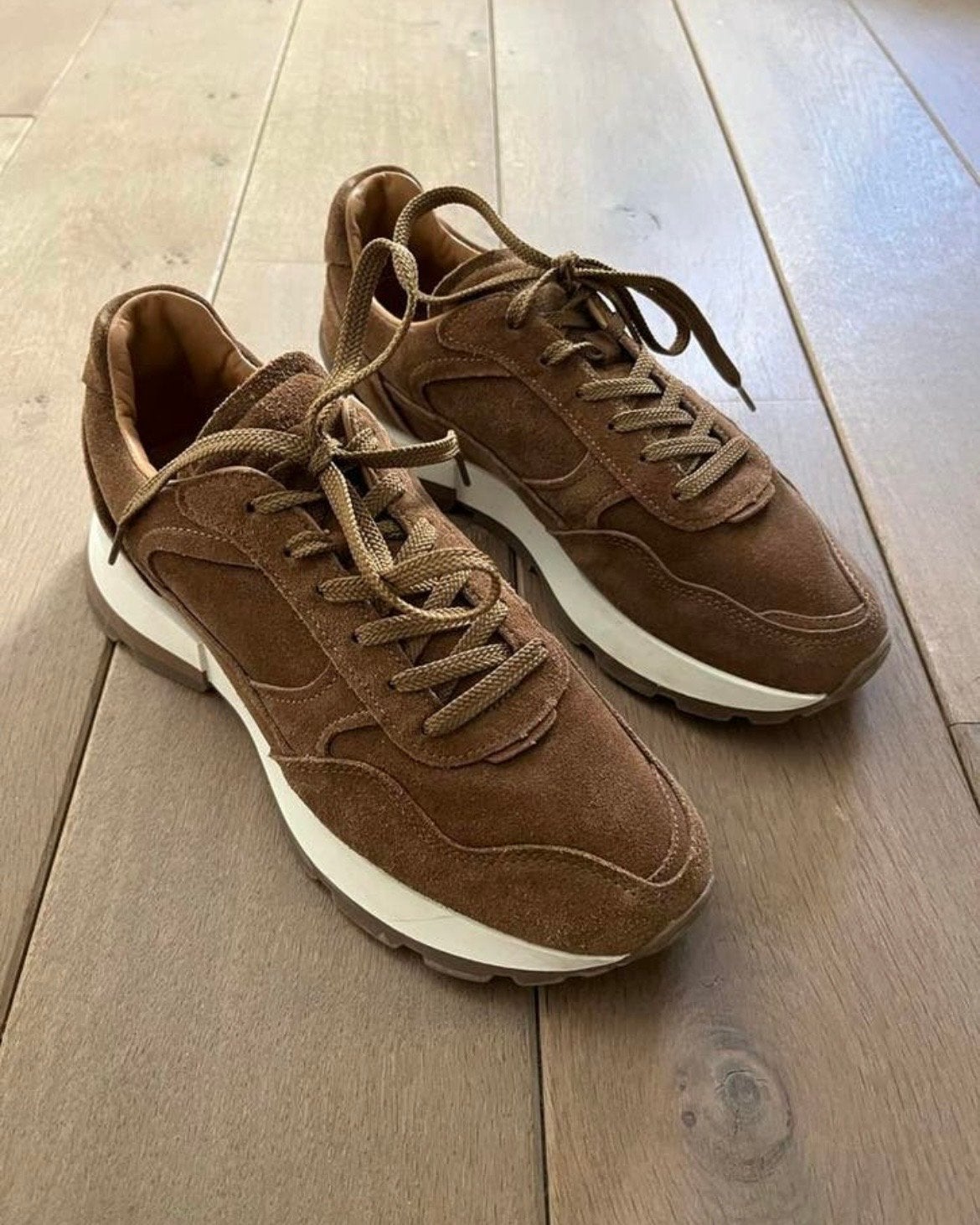 Massimo Dutti bruine suède sneakers - maat 41, Kleding | Dames, Schoenen, Ophalen of Verzenden, Zo goed als nieuw, Bruin, Sneakers of Gympen