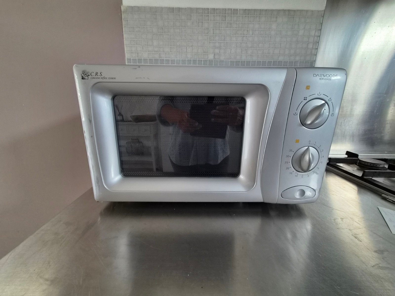 Nette Daewoo Vrijstaande Magnetron  (800W), Witgoed en Apparatuur, Ophalen of Verzenden, Gebruikt