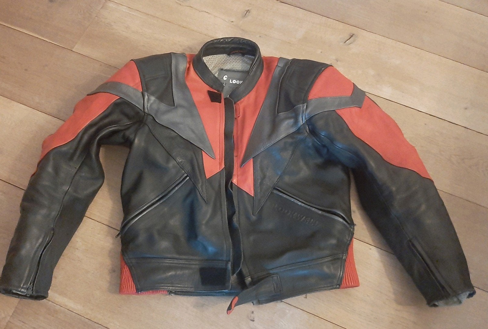 Lookwell Motorjack - Zwart/Rood Leren Motorjas, Motoren, Heren, Jas | leer, Lookwell, Ophalen of Verzenden