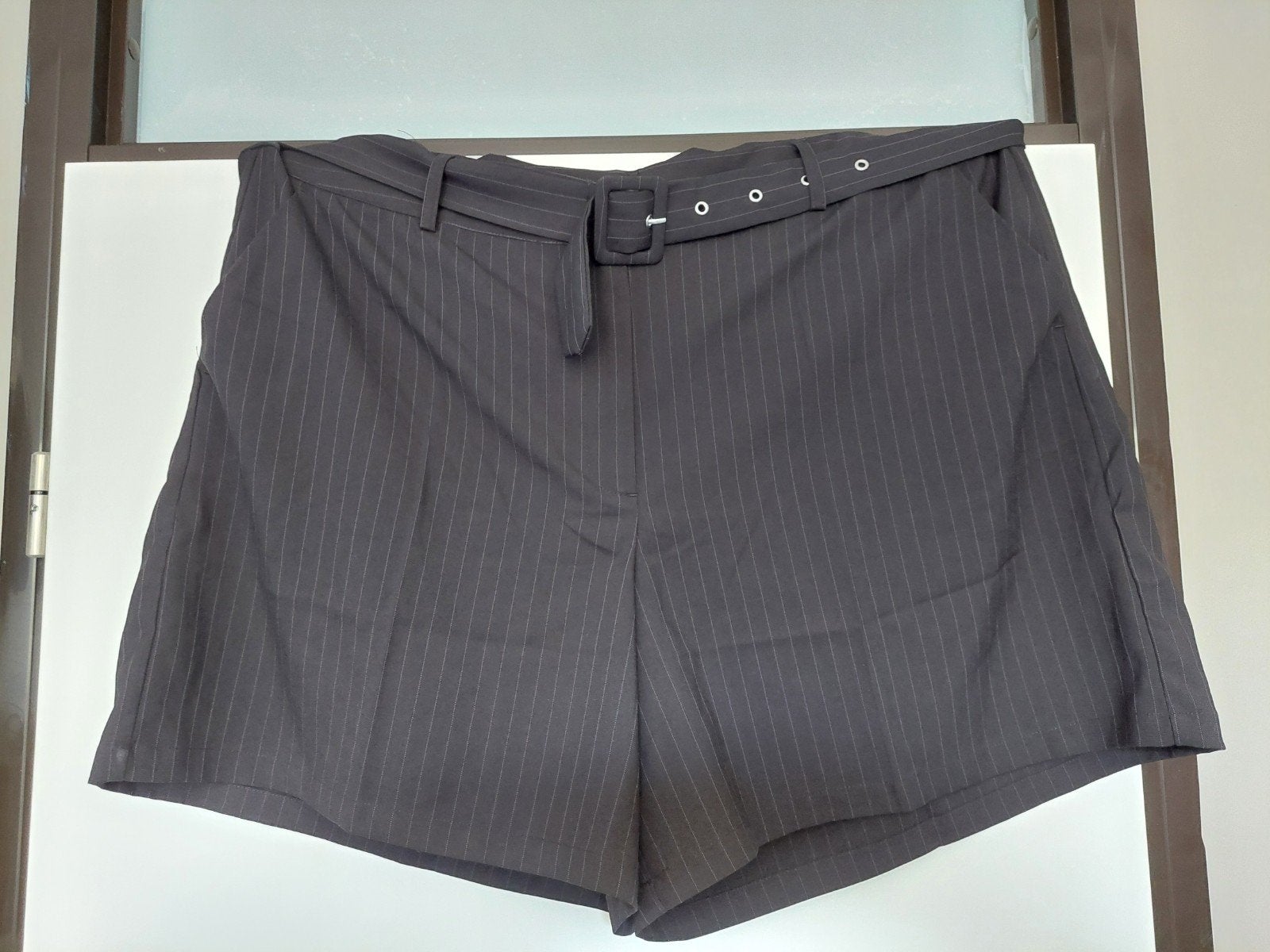 krijtstreep short met ceintuur maat 50-52 ms mode NIEUW, Zwart, Nieuw, Ophalen of Verzenden, MS Mode