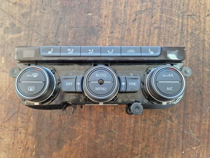 Kachel Bedieningspaneel van een Volkswagen Golf, Gebruikt, -, Volkswagen, -