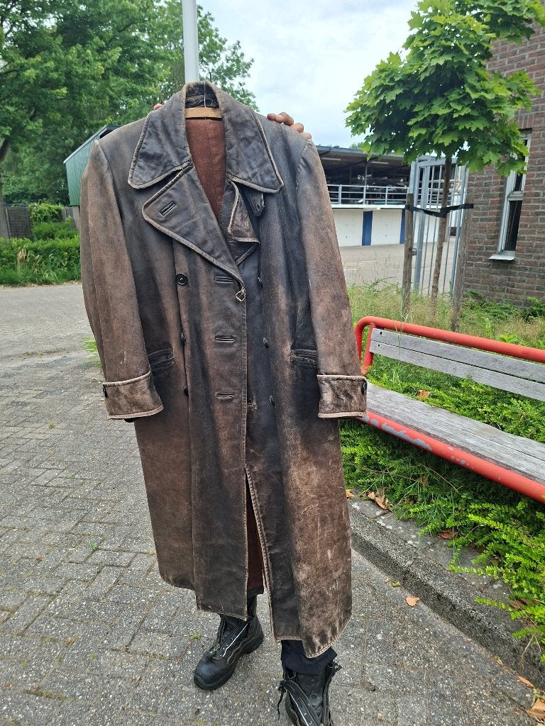 2  lange ! Oude leren "Motor"jassen, Kleding | Heren, Jassen | Winter, Ophalen of Verzenden, Gedragen, Maat 56/58 (XL), Bruin