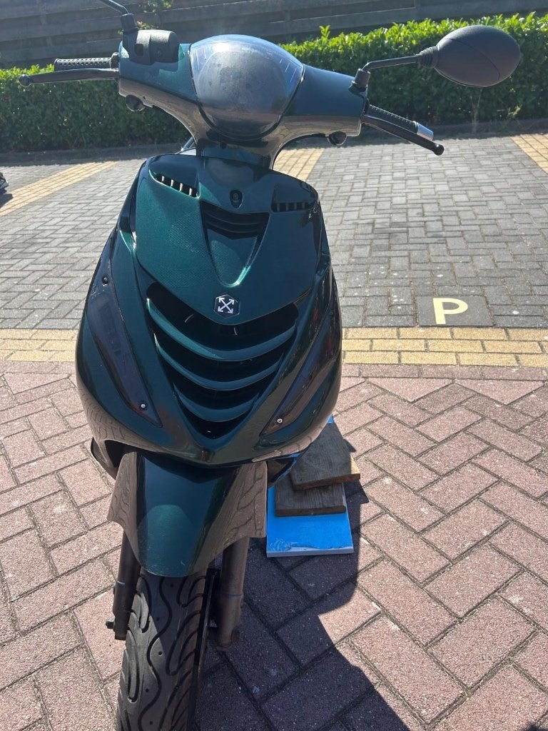 Te koop: zeer snelle zip 2 takt 70 cc, Ophalen, Tweetakt, Maximaal 45 km/u, Zo goed als nieuw