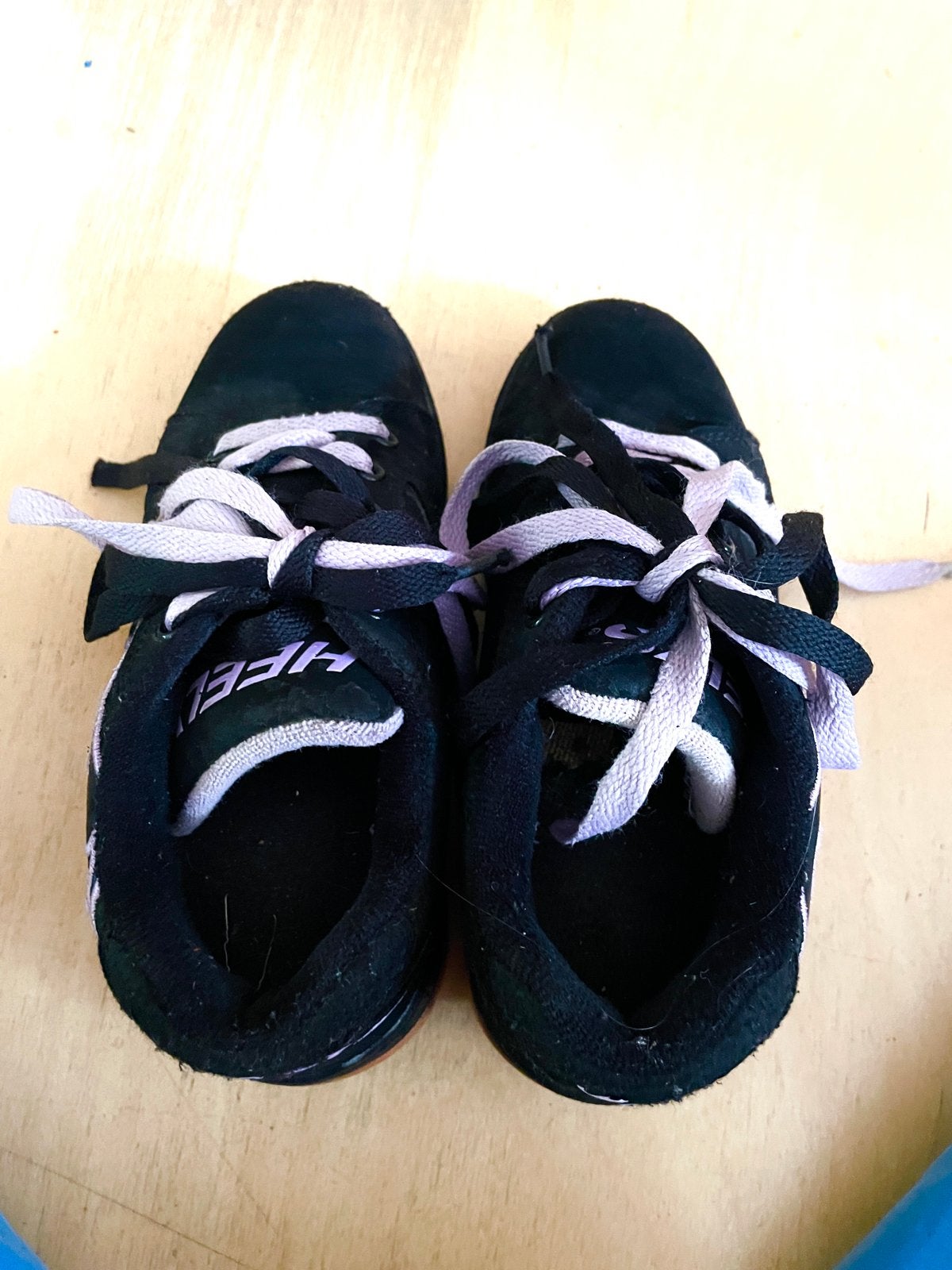 Heelys rolschoenen zwart met roze veters, Ophalen of Verzenden, Gebruikt, Kinderen