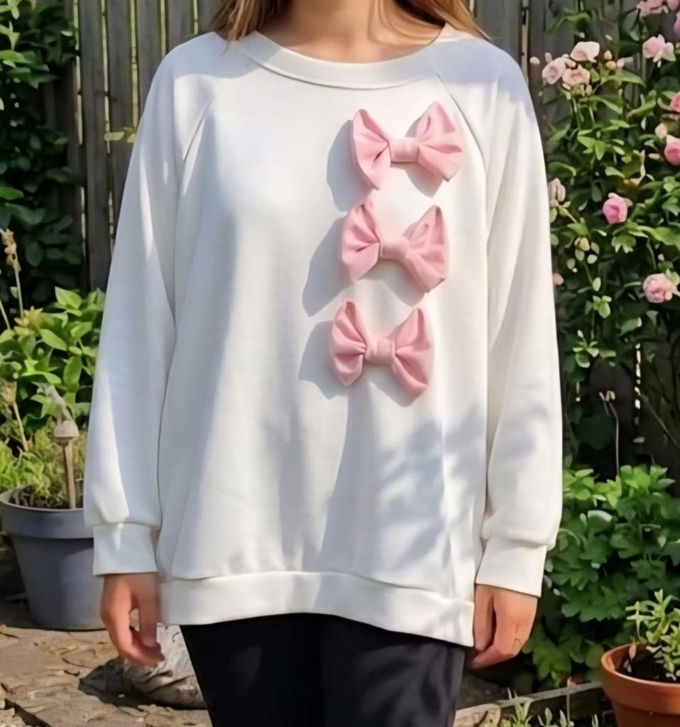 Oversized sweater gedecoreerd met drie roze strikjes, Kleding | Dames, Ophalen of Verzenden, Nieuw, Maat 42/44 (L), Wit