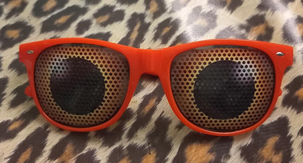 Gave en aparte Zooporter oranje zonnebril, leuk voor het WK!, Sieraden, Tassen en Uiterlijk, Zonnebrillen en Brillen | Heren, Overige merken