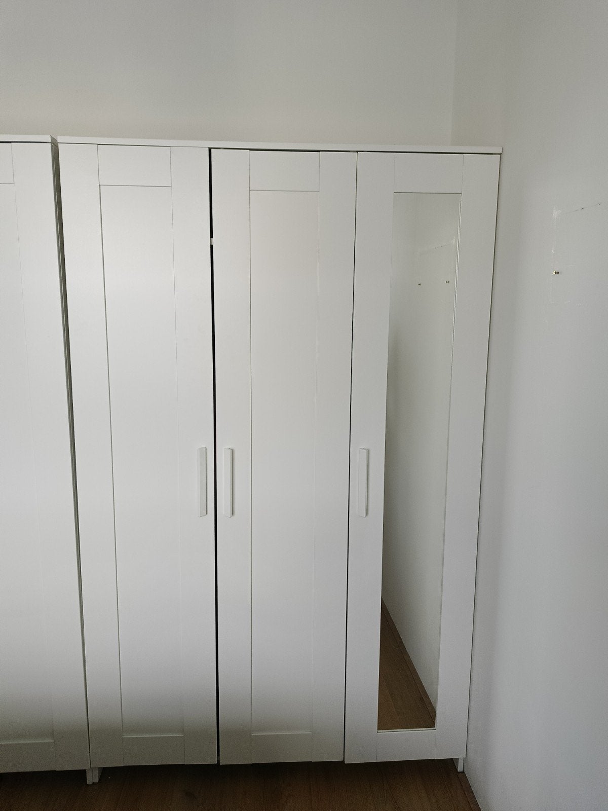 IKEA Brimnes kast - Zo goed als nieuw, Huis en Inrichting, Kasten | Kledingkasten, Ophalen, Met deur(en), 100 tot 150 cm, Modern, Scandinavisch