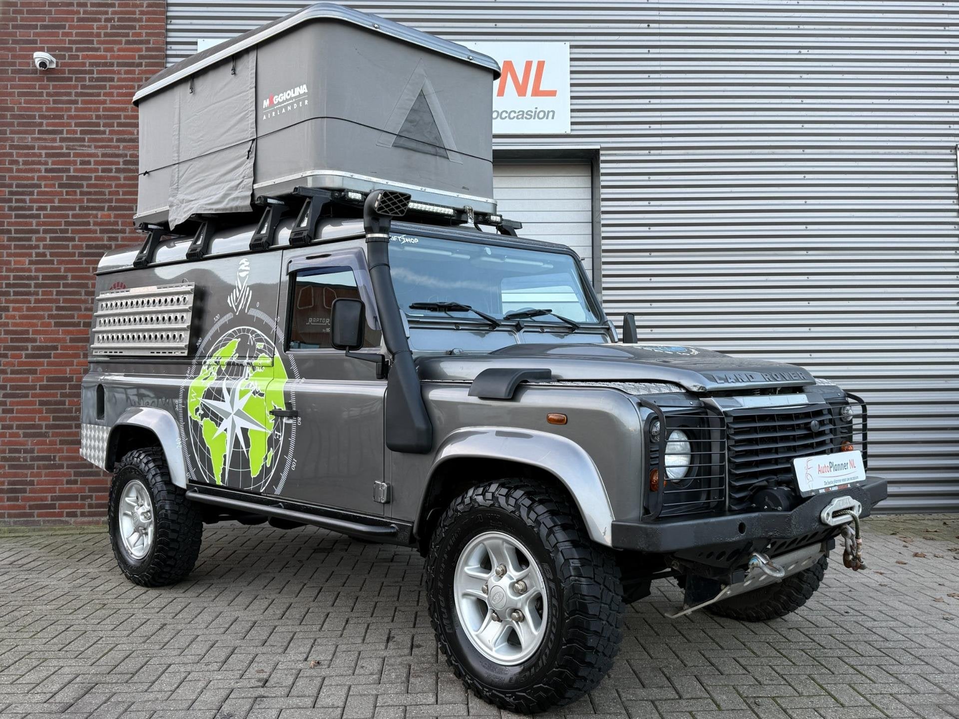 Land Rover Defender 2.4 Td4 110 E! Airco! Leder! Mini-Camper, Auto's, Gebruikt, Zwart, 4 cilinders, 122 pk
