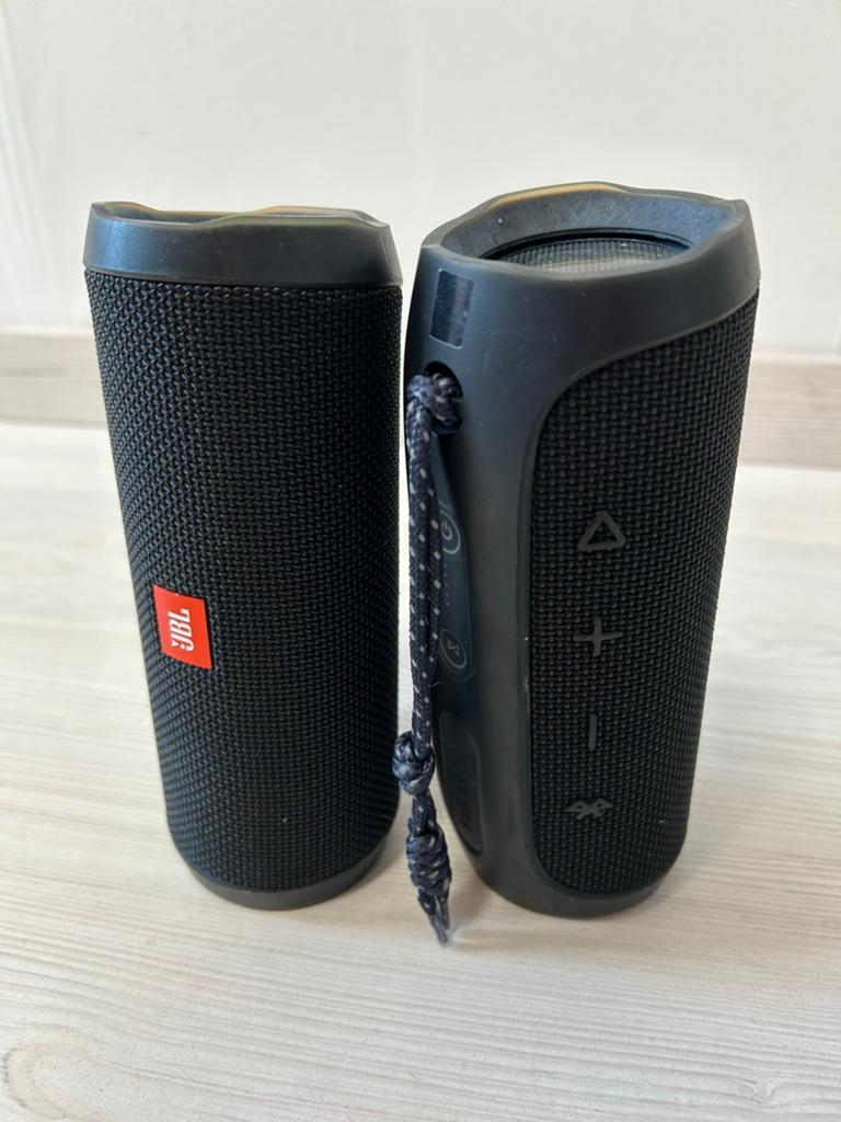 Twee JBL Flip4 speakers, Audio, Tv en Foto, Luidsprekers, Gebruikt, Minder dan 60 watt, JBL, Ophalen of Verzenden
