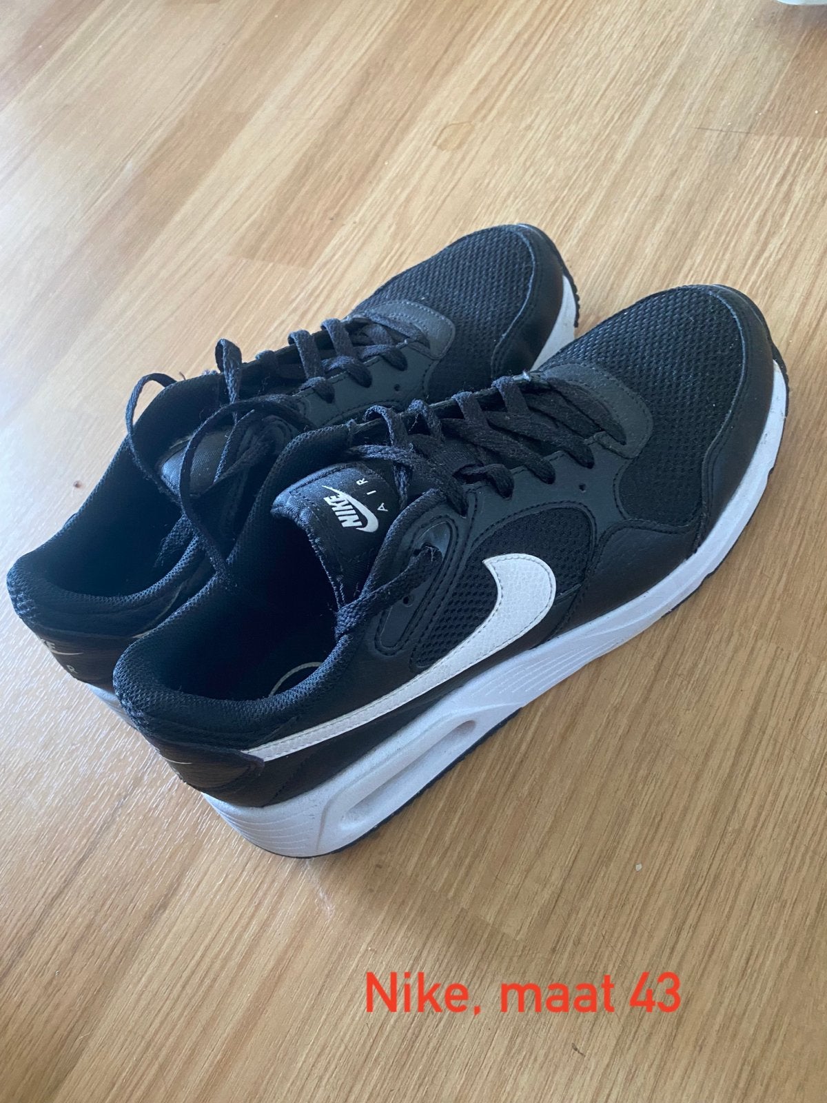 Nike Air Max sneakers - Maat 43 - Zo goed als nieuw, Ophalen of Verzenden, Zo goed als nieuw, Zwart, Sneakers of Gympen
