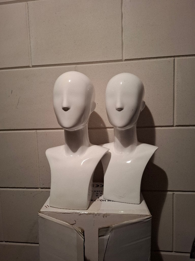 2 Bustes, Ophalen, Overige onderwerpen, Buste, Kunststof