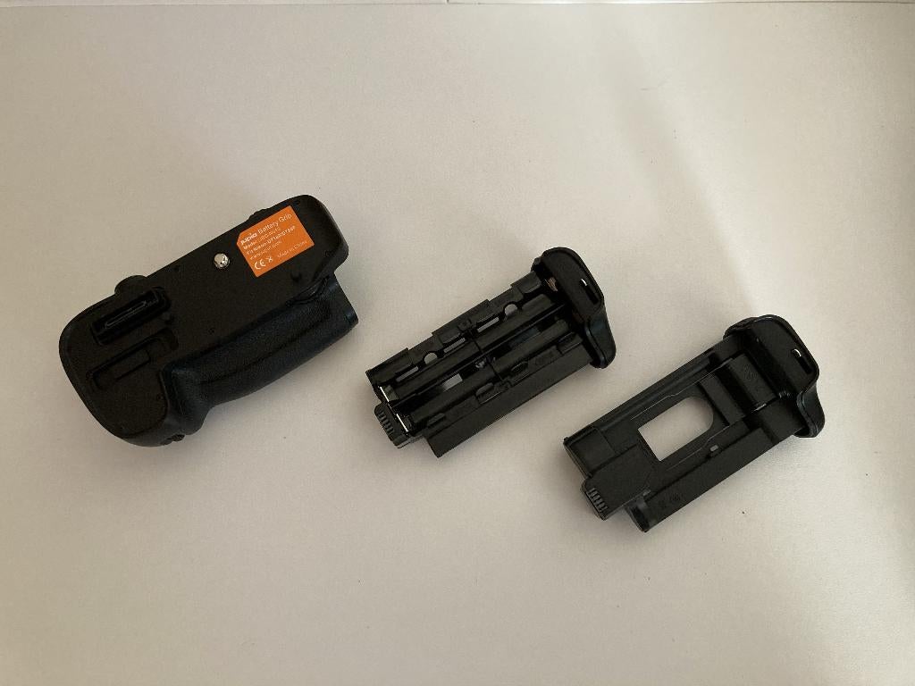 Jupio Battery Grip for Nikon D7100/D7200, Audio, Tv en Foto, Fotografie | Accu's en Batterijen, Ophalen