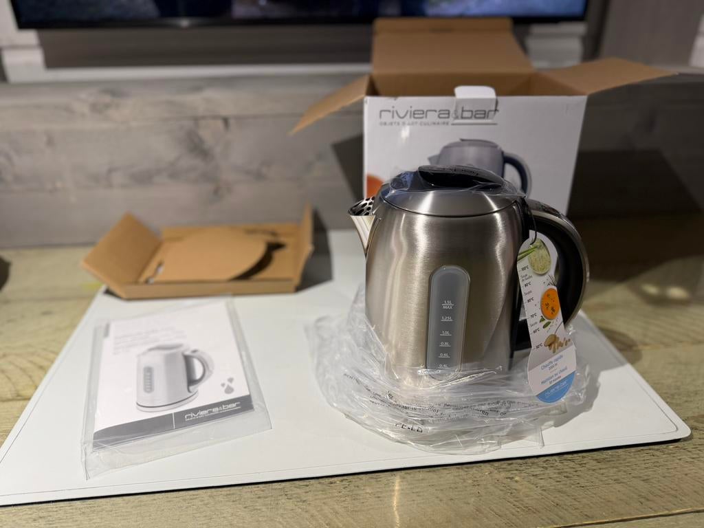 MILA WATERKOKER TEMPERATUUR INSTELBARE 1,5 L BBT570, 1 tot 2 liter, Ophalen of Verzenden, Zo goed als nieuw, Nvt
