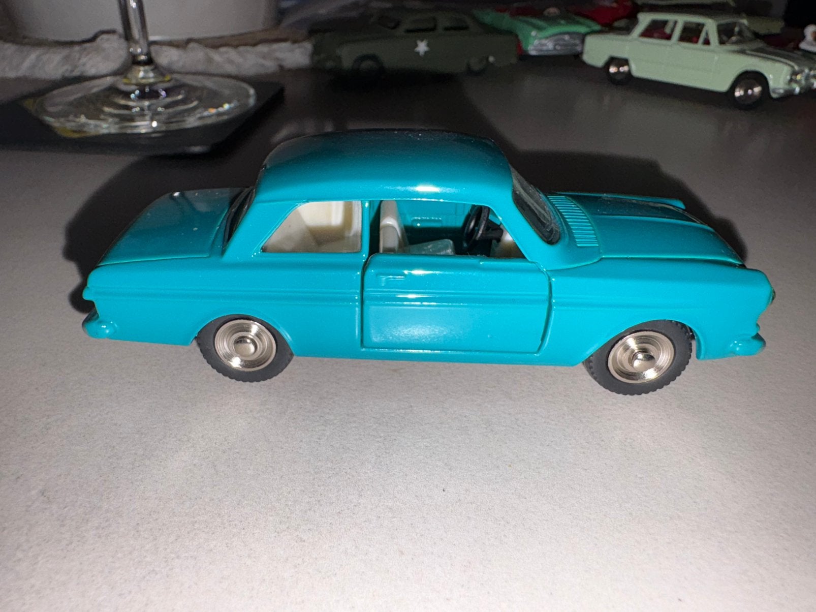 DINKY TOYS FORD TAUNUS 12  M NIEUW IN DOOS, Hobby en Vrije tijd, Ophalen of Verzenden, Nieuw, Auto, Dinky Toys