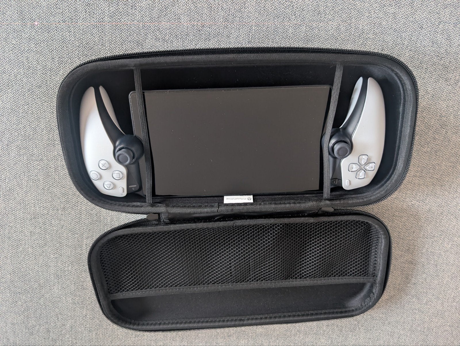Foto 6 van Playstation Portal met hoes