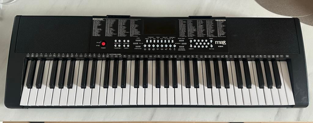 Max KB4 Piano Keyboard met 61 toetsen en trainingsfunctie, Ophalen of Verzenden, Zo goed als nieuw, 61 toetsen, Overige merken