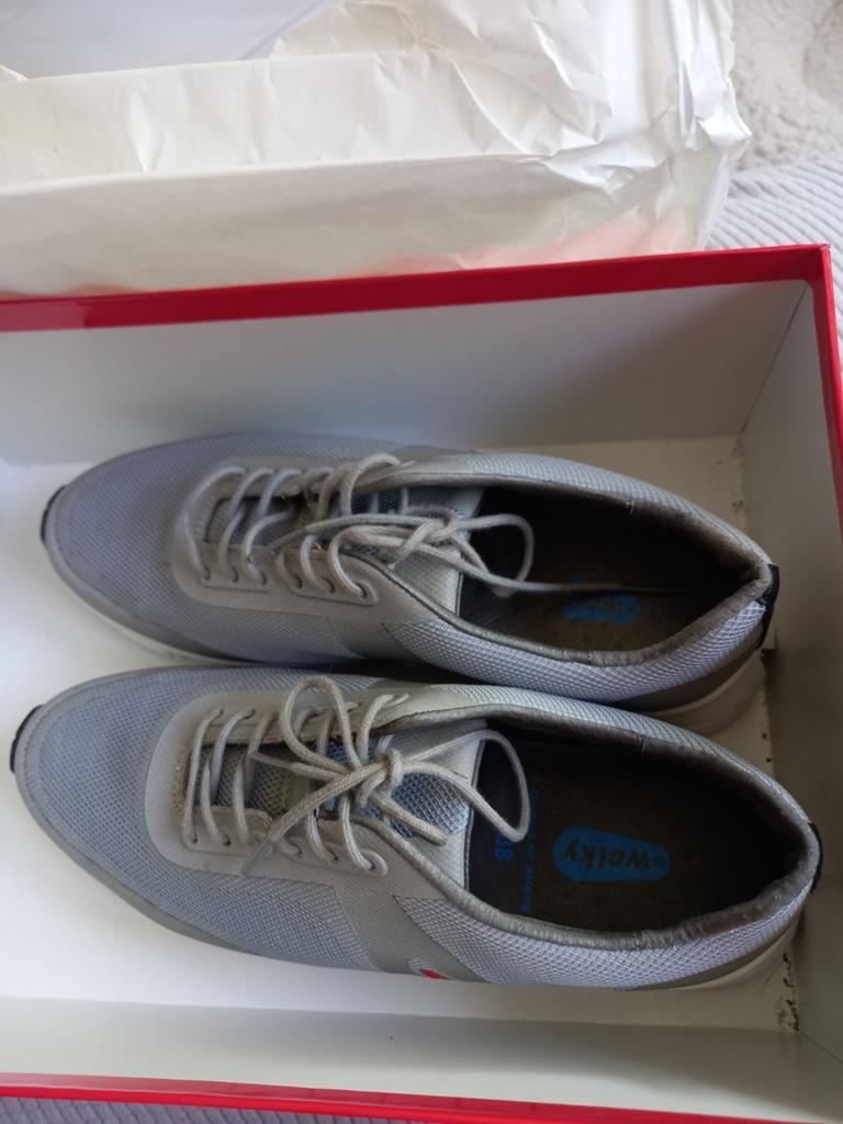 Nieuweschoenen van wolky waren 120 in doos grijs, Kleding | Dames, Schoenen, Wolky, Nieuw, Ophalen of Verzenden, Sneakers of Gympen
