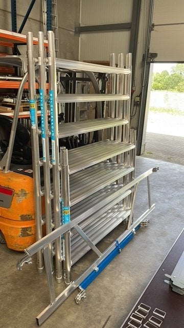 Nieuwe Euroscaffold Rolsteiger 8m Werkhoogte € 2479 EX BTW, Ophalen, Nieuw, Rolsteiger of Kamersteiger, 5 meter of hoger