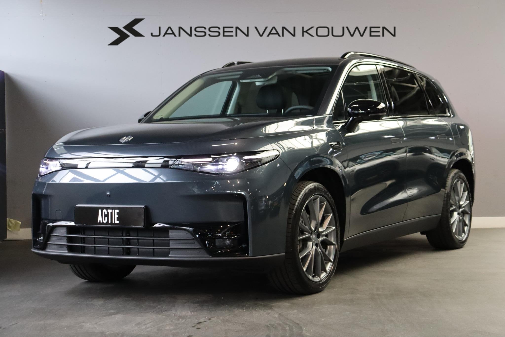 Leapmotor C10 Design Pro 69.9 kWh / Voorraad /, Automaat, 12 maanden, Achterwielaandrijving, Automatische klimaatregeling