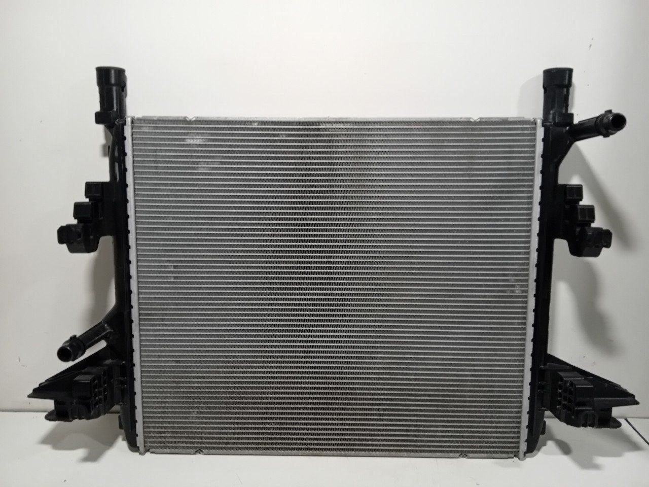 Radiateur Volkswagen ID.3, Onderdelen@venauto.nl, Van der Ven Autorecycling B.V., Gebruikt, Ettenseweg 76, 4706 PB Roosendaal, The Netherlands