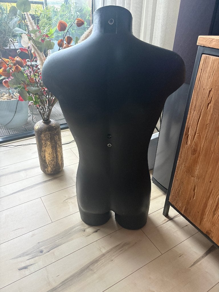 Originele torso buste paspop kunststof 90cm hoog, Ophalen of Verzenden, Zo goed als nieuw, Sneakers of Gympen