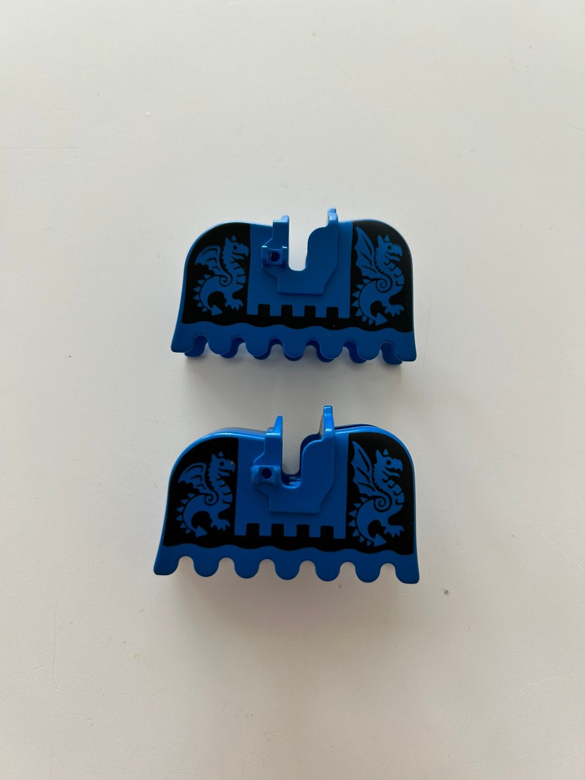 Lego Dragonmaster barding blauw/zwart (2x), Gebruikt, Verzenden, Lego, Accessoire