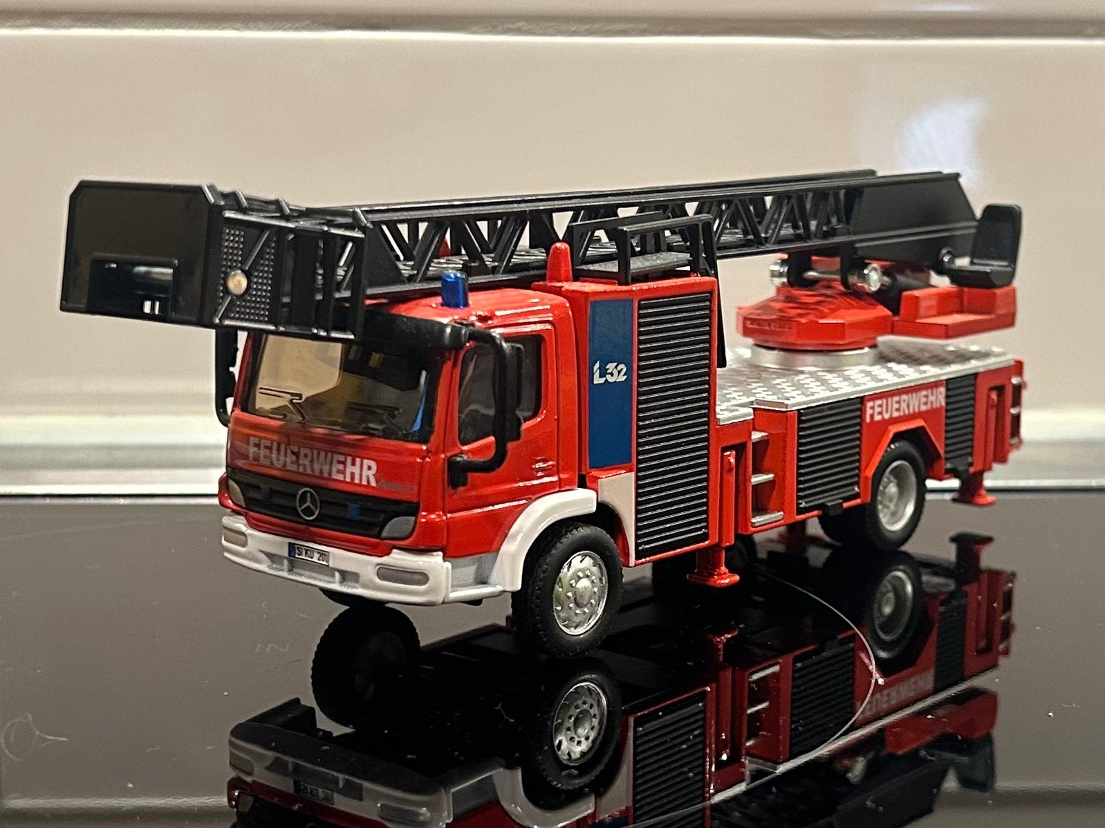 Siku Mercedes Brandweer Ladderwagen 1:55, Verzenden, Zo goed als nieuw, Bus of Vrachtwagen