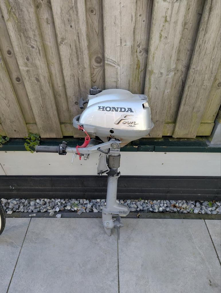Honda 2 pk - 4 takt buitenboordmotor - 2006 EPA Standard, Watersport en Boten, Buiten- en Binnenboordmotoren, Gebruikt, Benzine