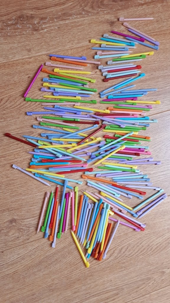 8 stylus voor Nintendo DS/DSI 4,00 euro incl. verzendkosten, DS Lite, Nieuw, Ophalen of Verzenden, Draadloos